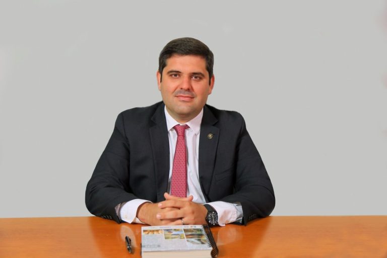 230921_FOTO_PRESIDENTE-768x512